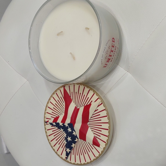 Home of the brave USA 3 Wick candle FLAG DW United we Stand American Pride Maga - Picture 5 of 5